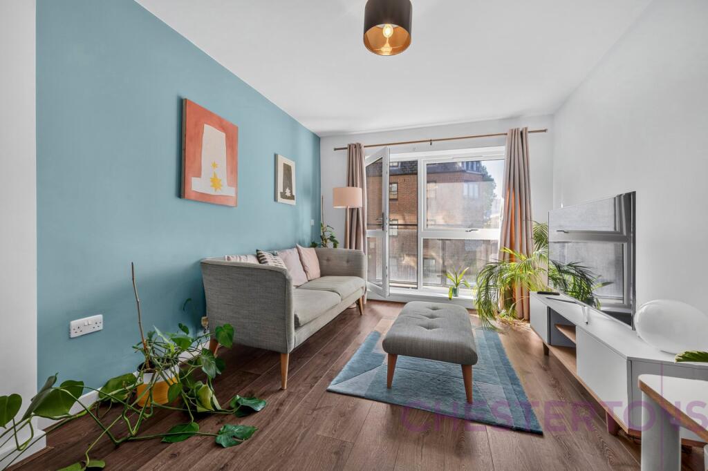 1 bed 1st Floor Flat for rent in Stepney. From Chestertons Estate Agents , Canary Wharf & Docklands Lettings