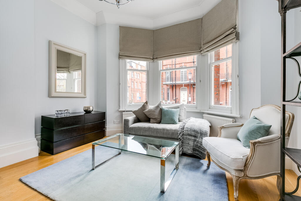 1 bed Flat for rent in Chelsea. From Chestertons Estate Agents - Chelsea