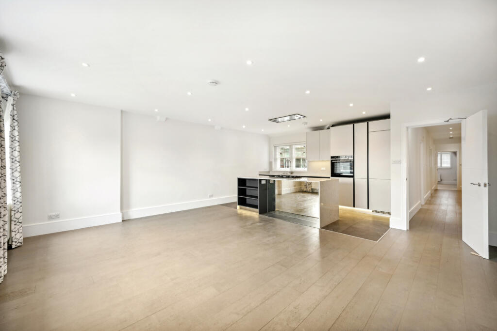 2 bed Flat for rent in Chelsea. From Chestertons Estate Agents - Chelsea