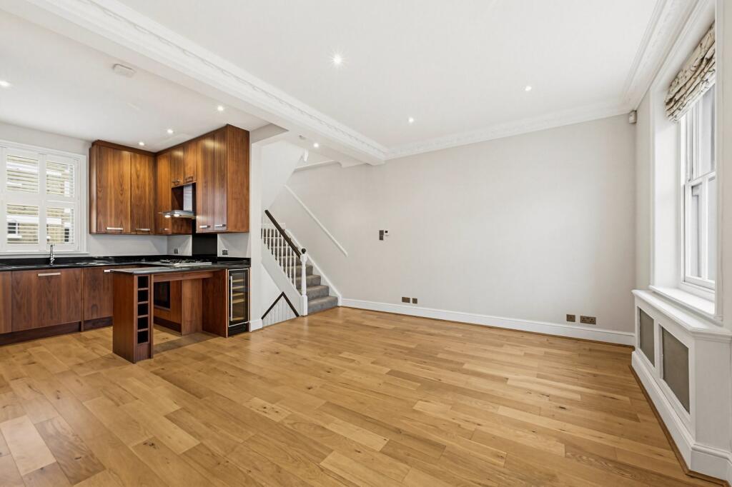 3 bed Annexe for rent in Chelsea. From Chestertons Estate Agents - Chelsea