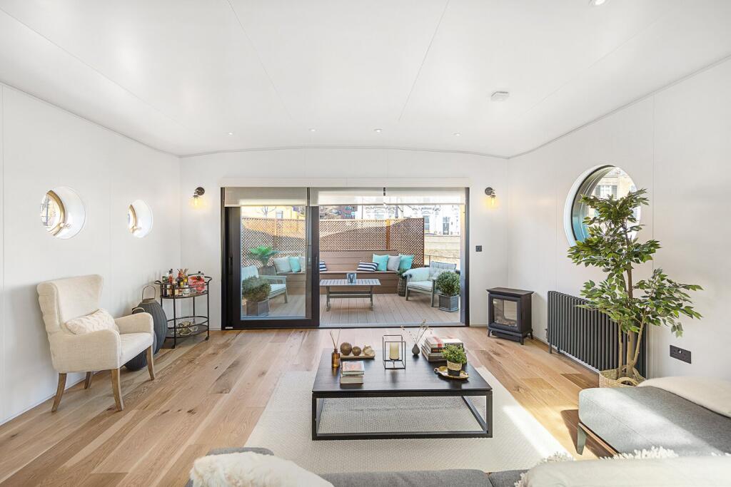 3 bed Not Specified for rent in Chelsea. From Chestertons Estate Agents - Chelsea