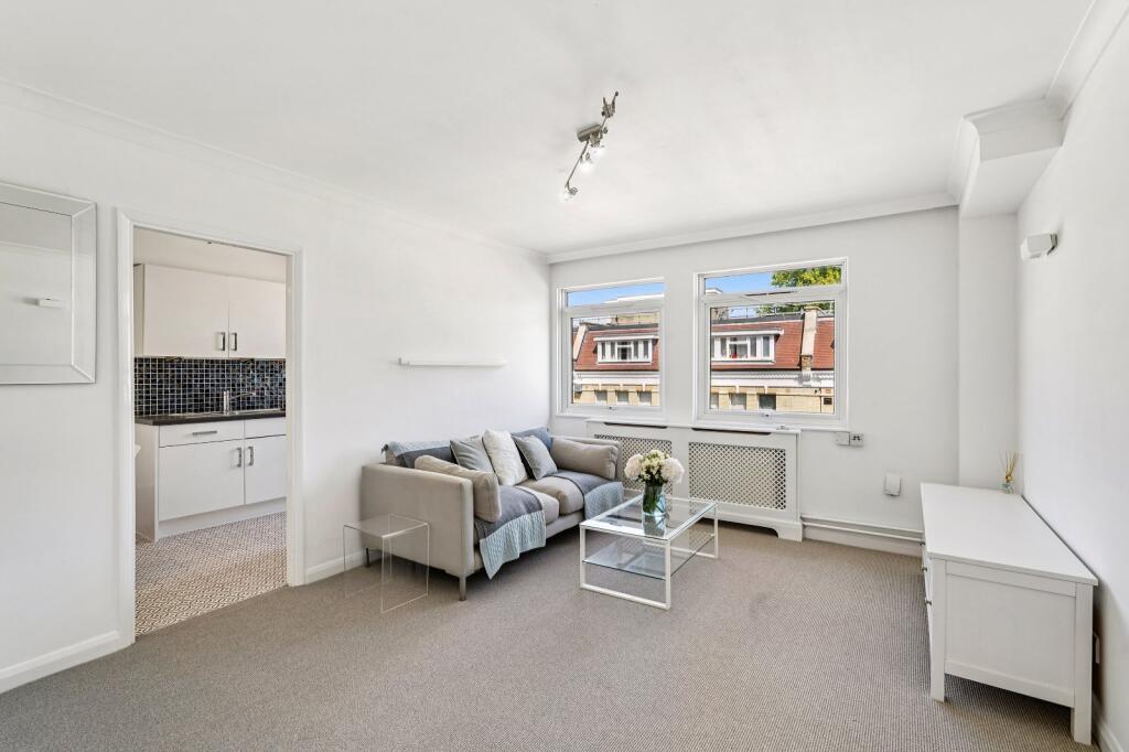 1 bed 1st Floor Flat for rent in Chelsea. From Chestertons Estate Agents - Chelsea
