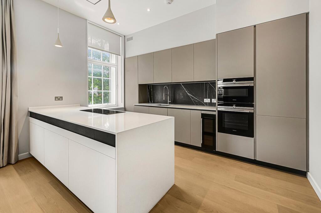 2 bed 1st Floor Flat for rent in Chelsea. From Chestertons Estate Agents - Chelsea