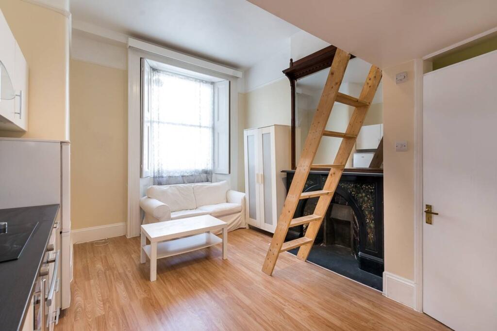 1 bed Not Specified for rent in Chelsea. From Chestertons Estate Agents - Chelsea 1 bed Not Specified for rent in Chelsea. From Chestertons Estate Agents - Chelsea