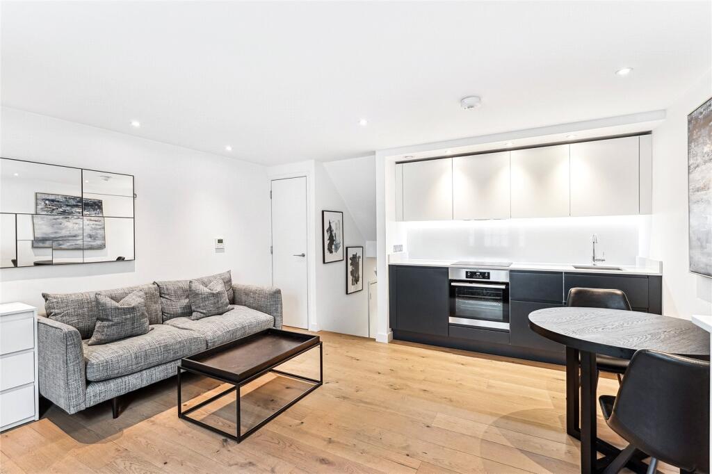 1 bed 1st Floor Flat for rent in Chelsea. From Chestertons Estate Agents - Chelsea 1 bed 1st Floor Flat for rent in Chelsea. From Chestertons Estate Agents - Chelsea