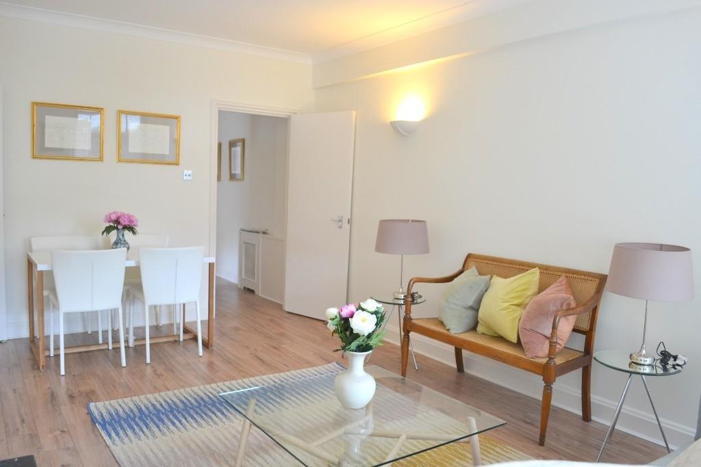 2 bed 1st Floor Flat for rent in Chelsea. From Chestertons Estate Agents - Chelsea