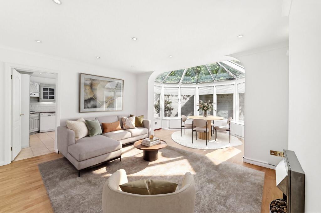 4 bed Detached for rent in Chelsea. From Chestertons Estate Agents - Chelsea