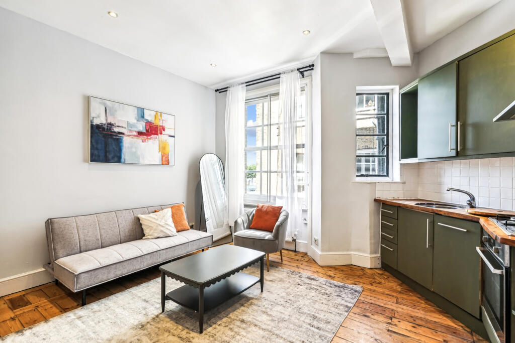 1 bed 1st Floor Flat for rent in Chelsea. From Chestertons Estate Agents - Chelsea