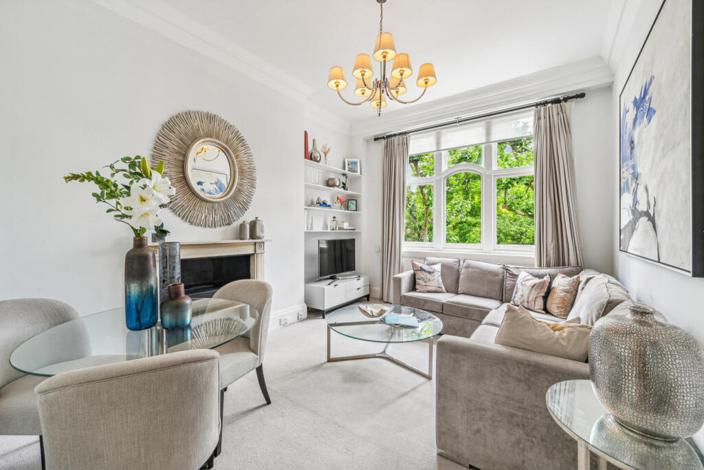 1 bed Mid Terraced House for rent in Chelsea. From Chestertons Estate Agents - Chelsea