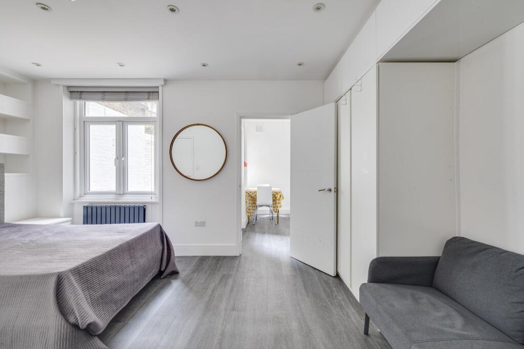 1 bed 1st Floor Flat for rent in Chelsea. From Chestertons Estate Agents - Chelsea