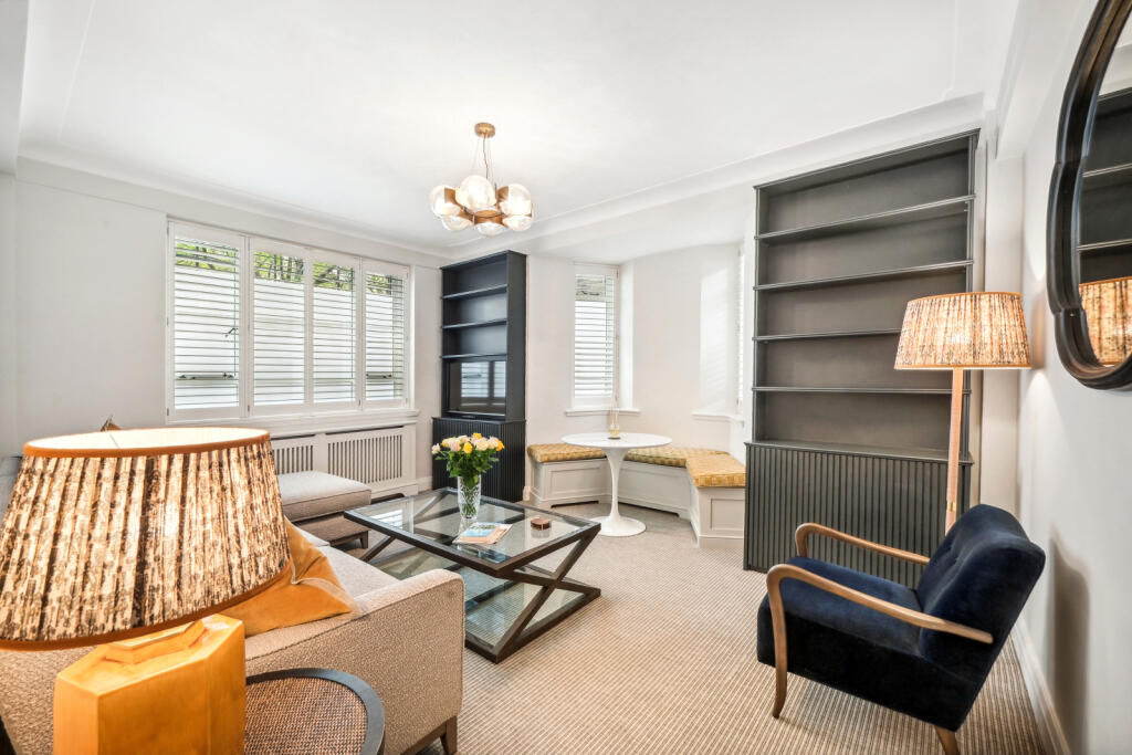 2 bed Mid Terraced House for rent in Chelsea. From Chestertons Estate Agents - Chelsea