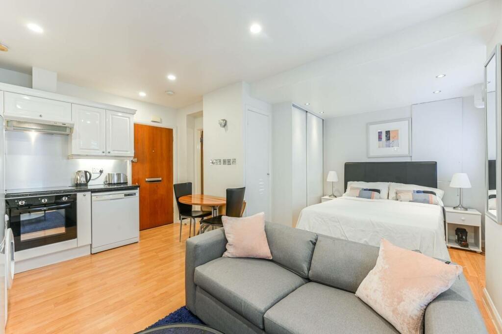 1 bed 1st Floor Flat for rent in Chelsea. From Chestertons Estate Agents - Chelsea 1 bed 1st Floor Flat for rent in Chelsea. From Chestertons Estate Agents - Chelsea