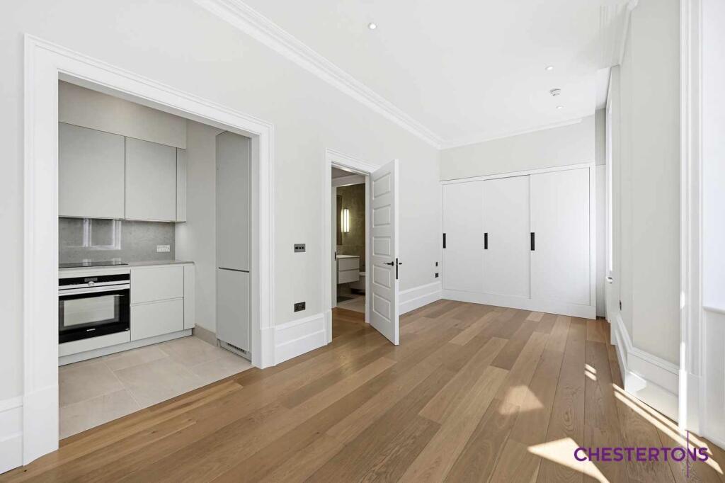 4 bed 1st Floor Flat for rent in Chelsea. From Chestertons Estate Agents - Chelsea