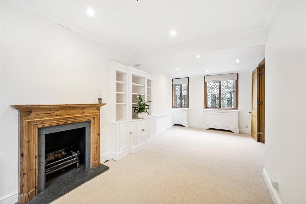 3 bed Mid Terraced House for rent in Chelsea. From Chestertons Estate Agents - Chelsea 3 bed Mid Terraced House for rent in Chelsea. From Chestertons Estate Agents - Chelsea