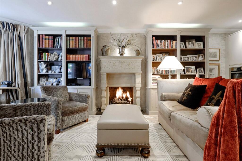 1 bed 1st Floor Flat for rent in Chelsea. From Chestertons Estate Agents - Chelsea