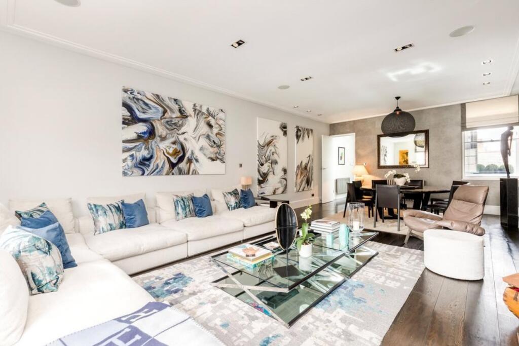 4 bed Annexe for rent in Chelsea. From Chestertons Estate Agents - Chelsea