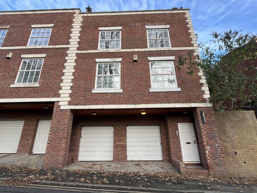 4 bed Detached for rent in Chester. From Ascend - Liverpool