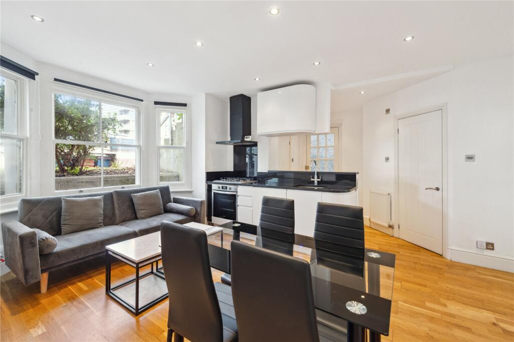 2 bed Flat for rent in Chiswick. From Chestertons Estate Agents - Chiswick Lettings