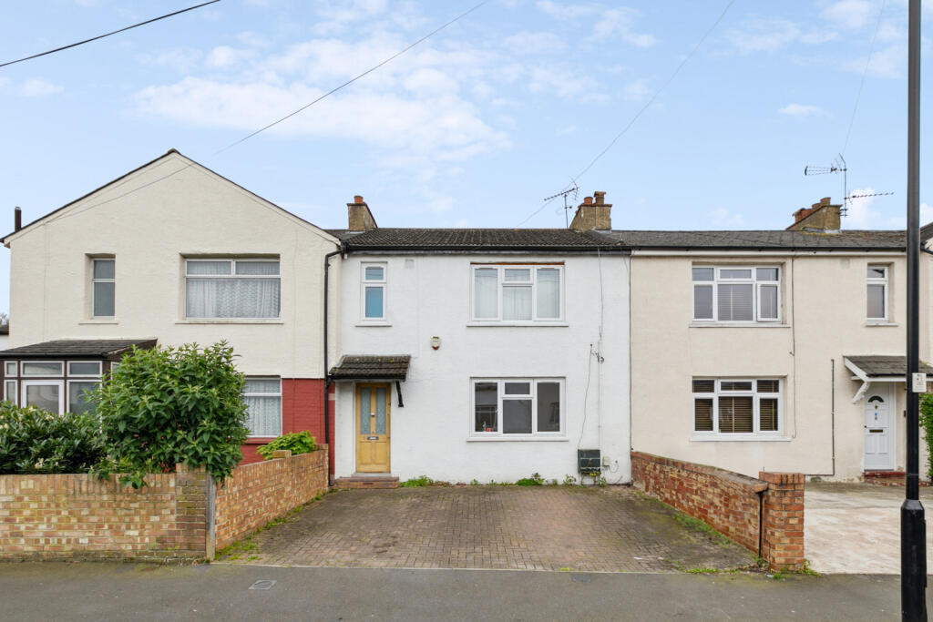 2 bed Semi-Detached House for rent in Brentford. From Chestertons Estate Agents - Chiswick Lettings