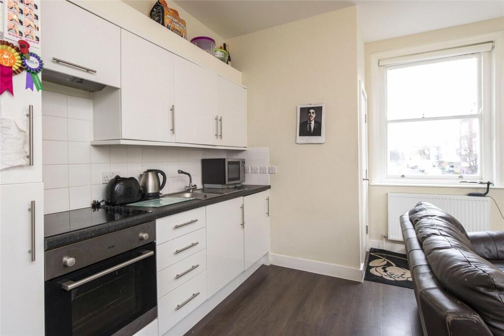 1 bed Flat for rent in Acton. From Chestertons Estate Agents - Chiswick Lettings