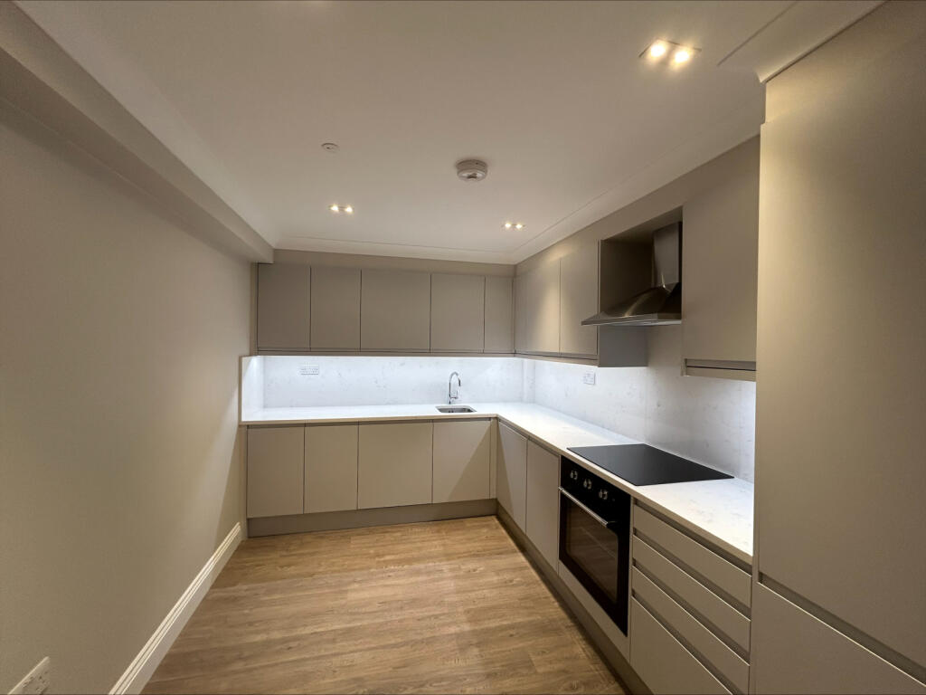 2 bed Flat for rent in Hammersmith. From Chestertons Estate Agents - Chiswick Lettings