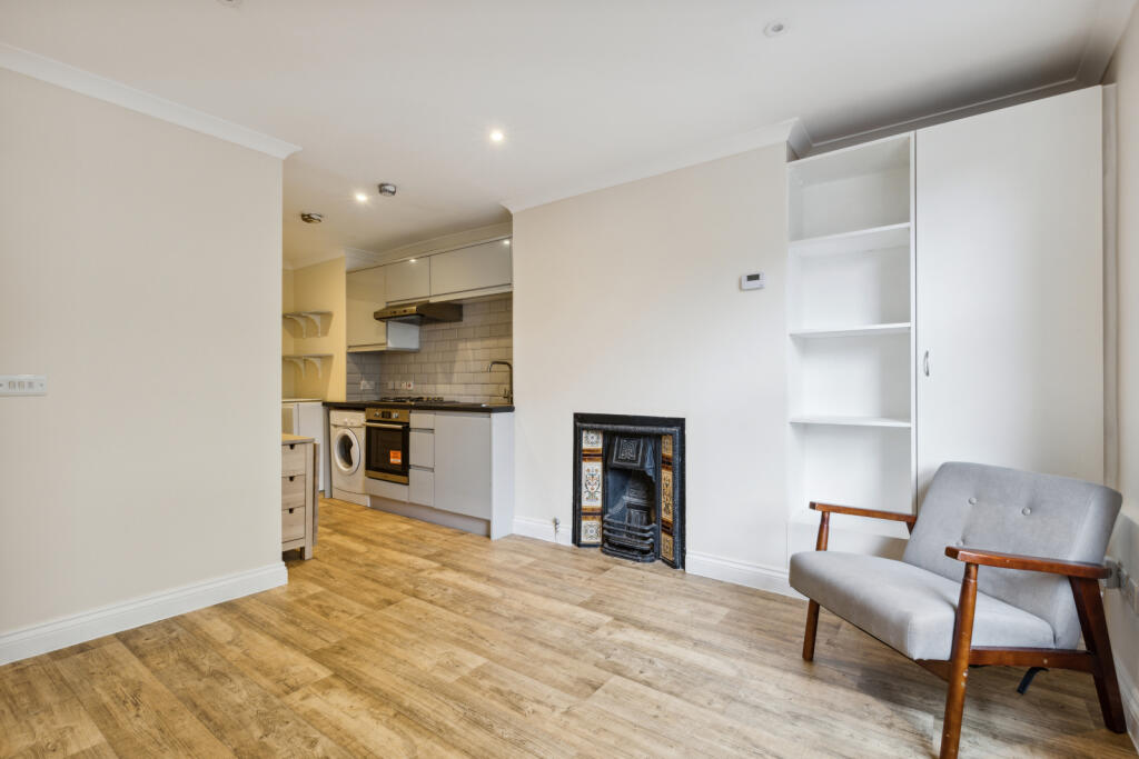 0 bed Flat for rent in Hammersmith. From Chestertons Estate Agents - Chiswick Lettings
