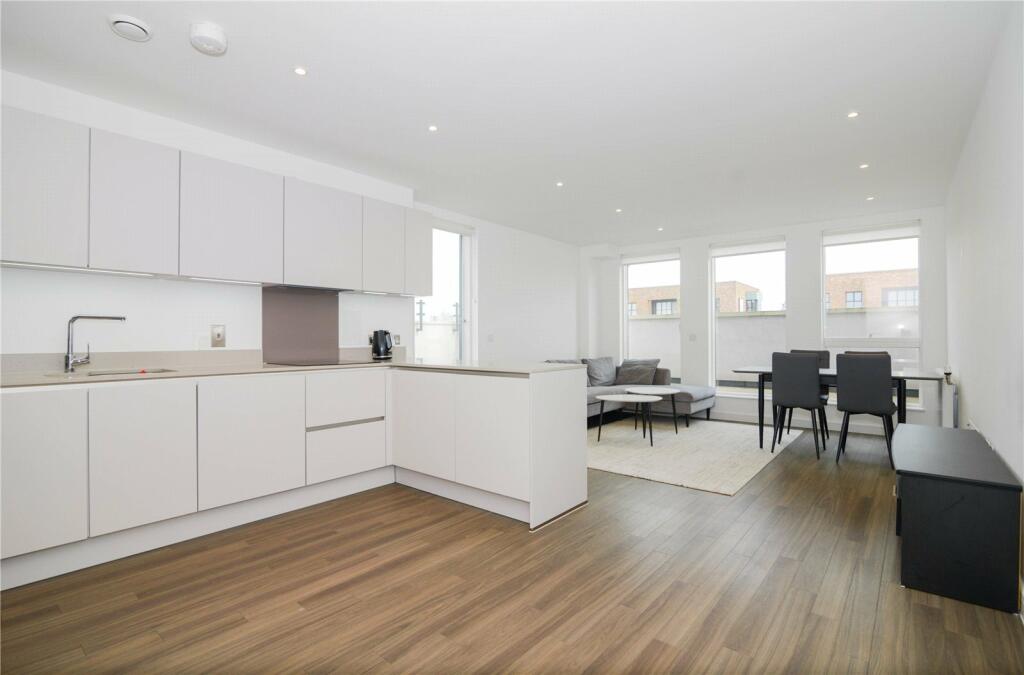 3 bed Flat for rent in Acton. From Chestertons Estate Agents - Chiswick Lettings