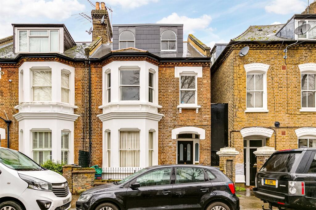 4 bed Semi Detached for rent in Chiswick. From Chestertons Estate Agents - Chiswick Lettings