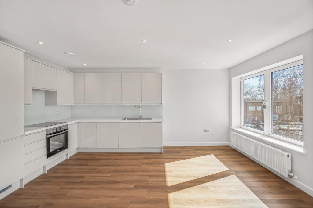 1 bed 1st Floor Flat for rent in Chiswick. From Chestertons Estate Agents - Chiswick Lettings