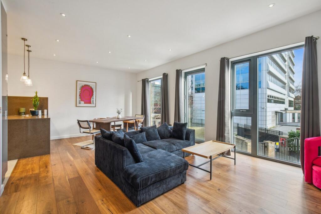 5 bed Mid Terraced House for rent in Chiswick. From Chestertons Estate Agents - Chiswick Lettings