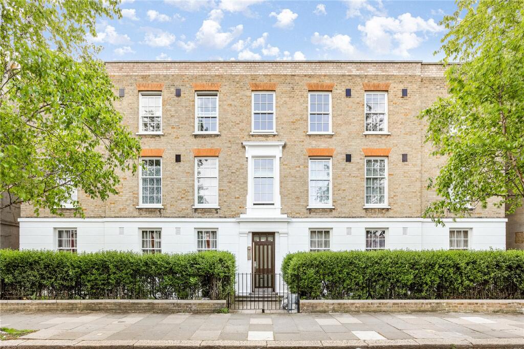 3 bed 1st Floor Flat for rent in Hammersmith. From Chestertons Estate Agents - Chiswick Lettings