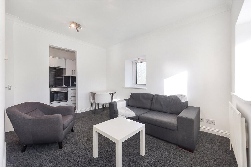 1 bed 1st Floor Flat for rent in Chiswick. From Chestertons Estate Agents - Chiswick Lettings