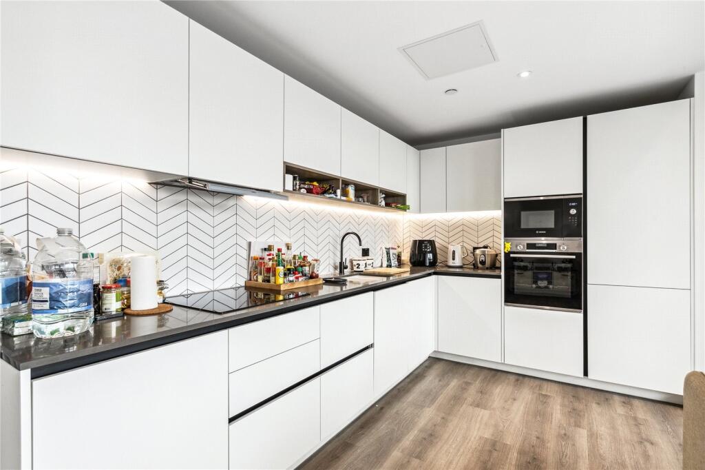 2 bed 1st Floor Flat for rent in Hammersmith. From Chestertons Estate Agents - Chiswick Lettings