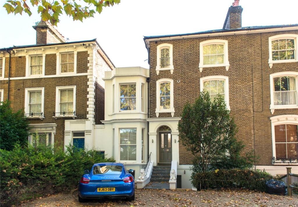 2 bed 1st Floor Flat for rent in Chiswick. From Chestertons Estate Agents - Chiswick Lettings