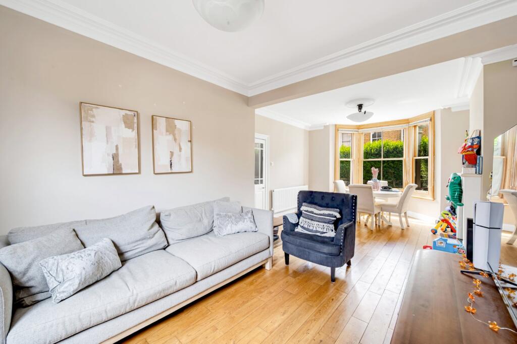 3 bed End of Terrace for rent in Chiswick. From Chestertons Estate Agents - Chiswick Lettings 3 bed End of Terrace for rent in Chiswick. From Chestertons Estate Agents - Chiswick Lettings
