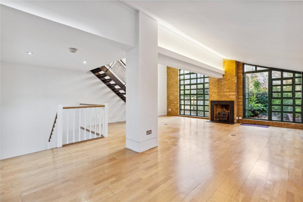 4 bed Semi Detached for rent in Chiswick. From Chestertons Estate Agents - Chiswick Lettings 4 bed Semi Detached for rent in Chiswick. From Chestertons Estate Agents - Chiswick Lettings