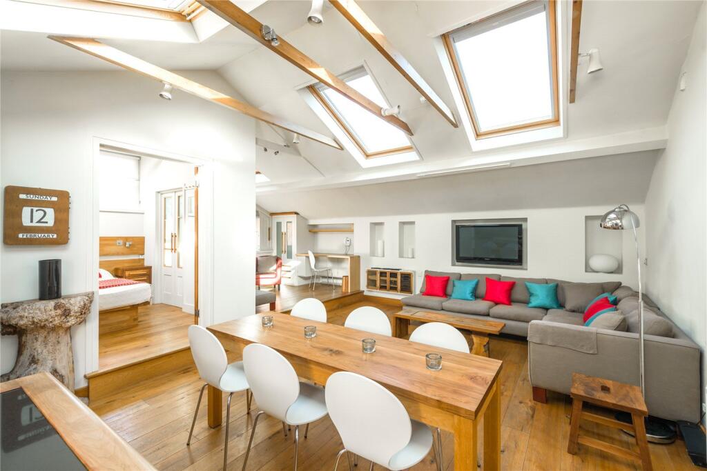 2 bed 1st Floor Flat for rent in Chiswick. From Chestertons Estate Agents - Chiswick Lettings 2 bed 1st Floor Flat for rent in Chiswick. From Chestertons Estate Agents - Chiswick Lettings