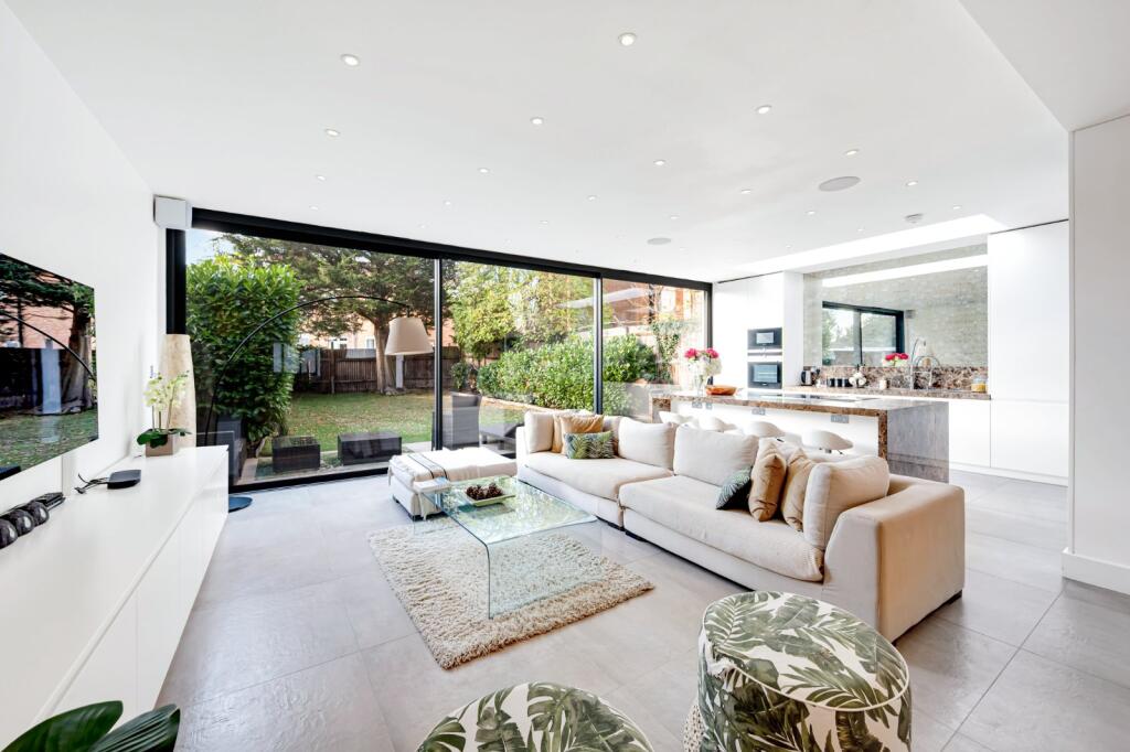 4 bed Semi Detached for rent in Acton. From Chestertons Estate Agents - Chiswick Lettings 4 bed Semi Detached for rent in Acton. From Chestertons Estate Agents - Chiswick Lettings