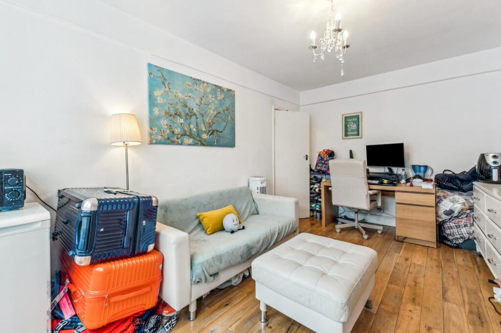 1 bed 1st Floor Flat for rent in Hammersmith. From Chestertons Estate Agents - Chiswick Lettings