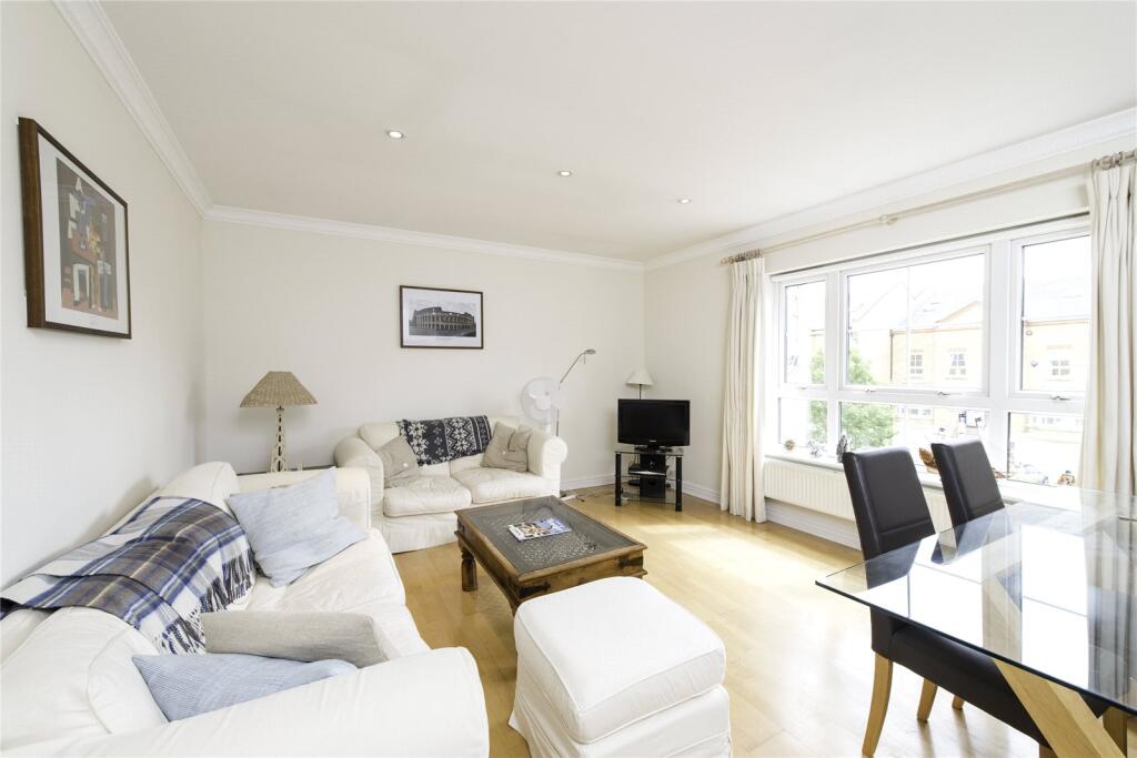 1 bed 1st Floor Flat for rent in Chiswick. From Chestertons Estate Agents - Chiswick Lettings