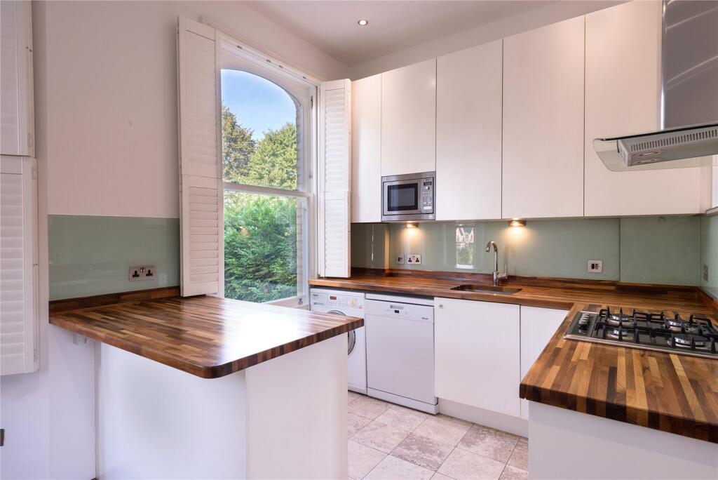 1 bed 1st Floor Flat for rent in Chiswick. From Chestertons Estate Agents - Chiswick Lettings