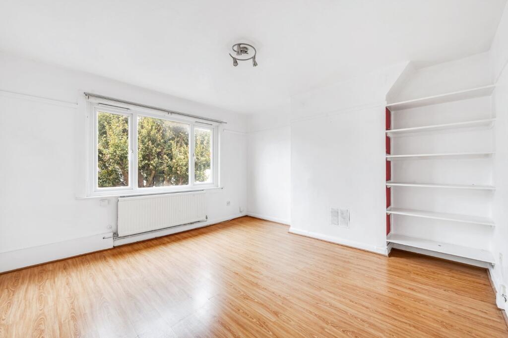 2 bed 1st Floor Flat for rent in Brentford. From Chestertons Estate Agents - Chiswick Lettings