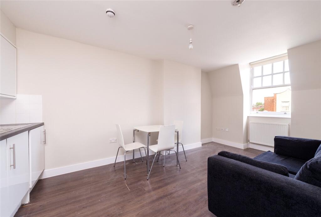 2 bed 1st Floor Flat for rent in Acton. From Chestertons Estate Agents - Chiswick Lettings 2 bed 1st Floor Flat for rent in Acton. From Chestertons Estate Agents - Chiswick Lettings