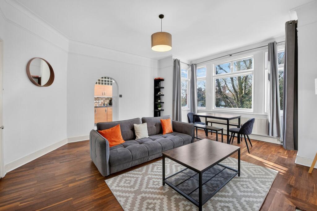 2 bed 1st Floor Flat for rent in Chiswick. From Chestertons Estate Agents - Chiswick Lettings