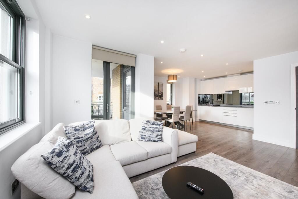 2 bed 1st Floor Flat for rent in Chiswick. From Chestertons Estate Agents - Chiswick Lettings