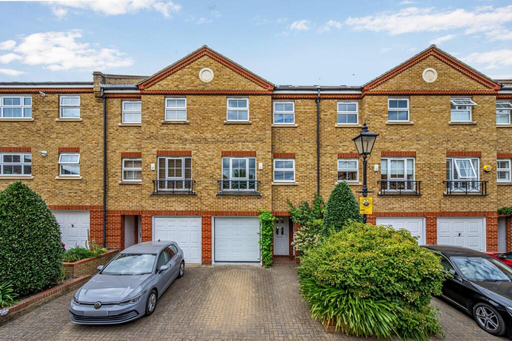 5 bed Mid Terraced House for rent in Chiswick. From Chestertons Estate Agents - Chiswick Lettings 5 bed Mid Terraced House for rent in Chiswick. From Chestertons Estate Agents - Chiswick Lettings