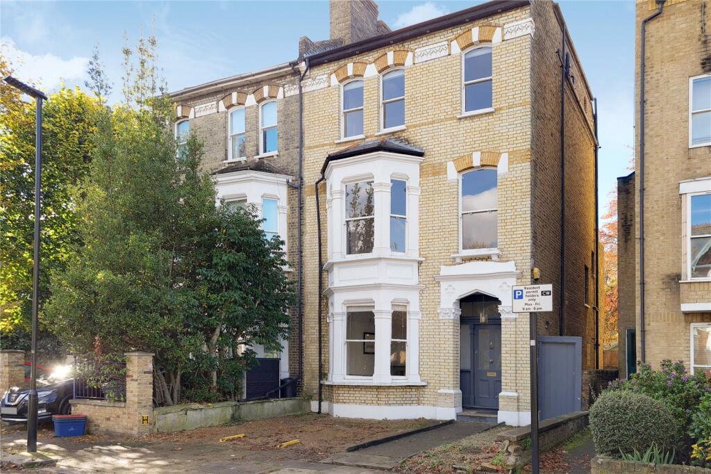 7 bed Semi Detached for rent in Chiswick. From Chestertons Estate Agents - Chiswick Lettings