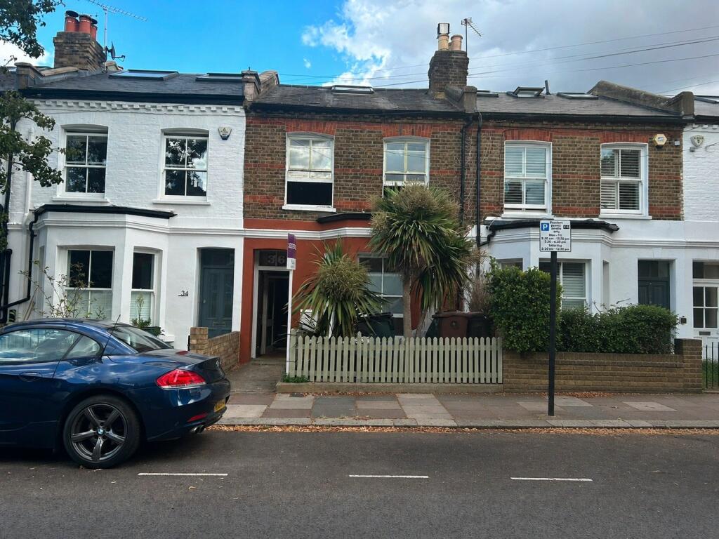 3 bed Mid Terraced House for rent in Chiswick. From Chestertons Estate Agents - Chiswick Lettings