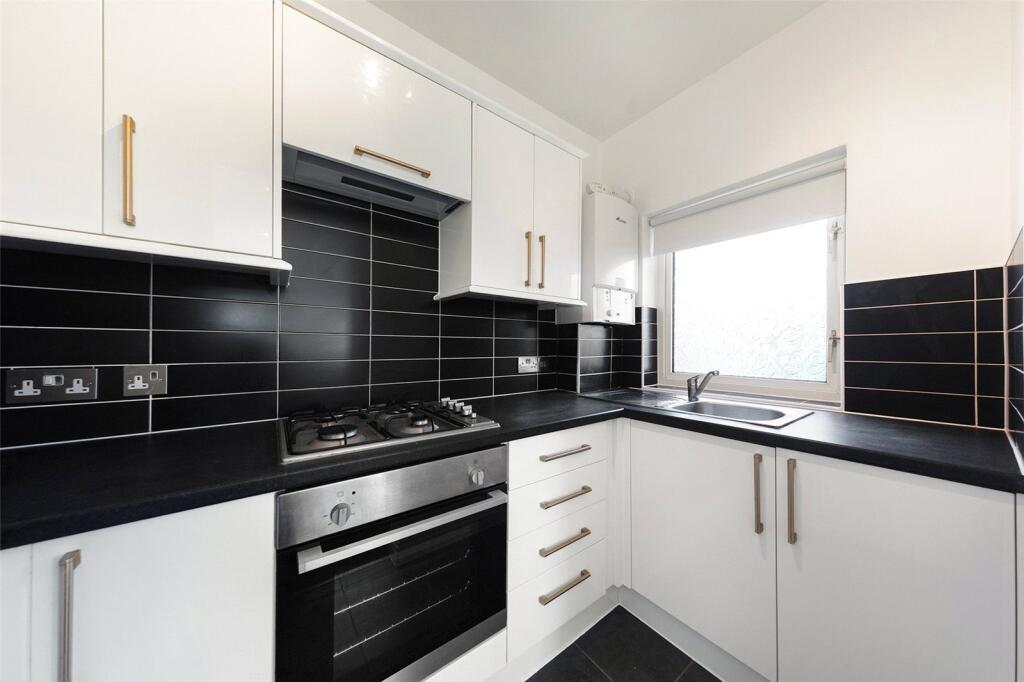 1 bed 1st Floor Flat for rent in Chiswick. From Chestertons Estate Agents - Chiswick Lettings