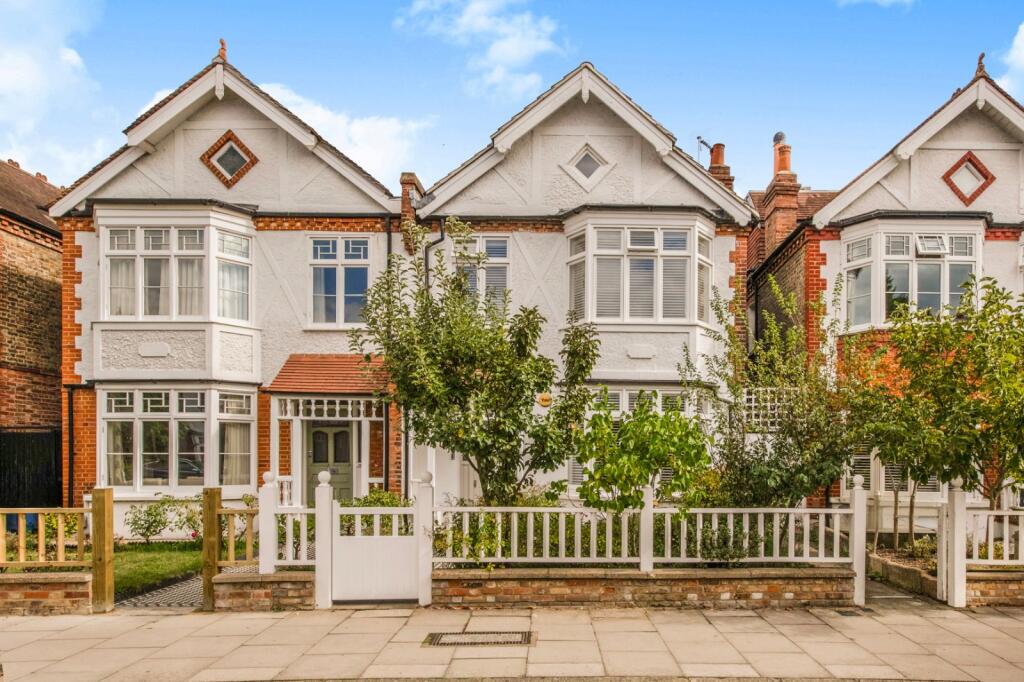 6 bed Mid Terraced House for rent in Chiswick. From Chestertons Estate Agents - Chiswick Lettings 6 bed Mid Terraced House for rent in Chiswick. From Chestertons Estate Agents - Chiswick Lettings